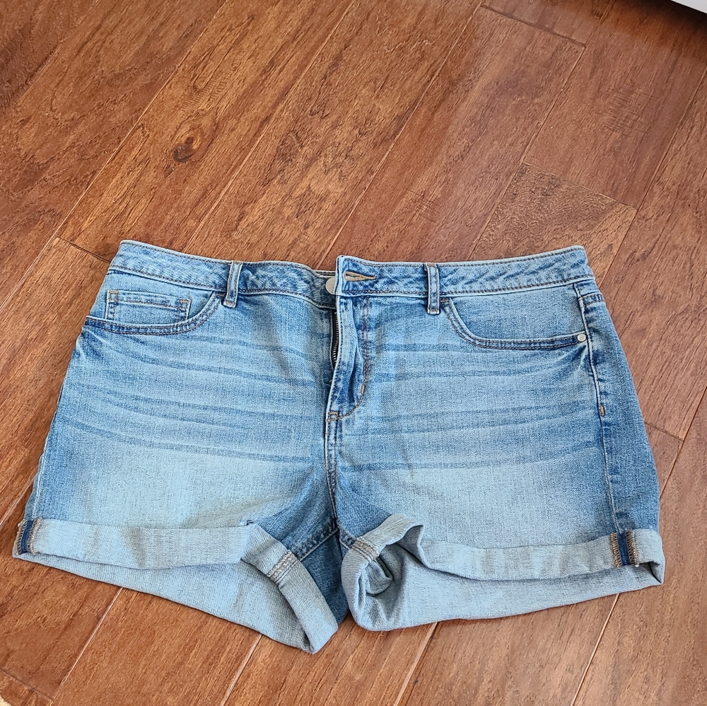 Lauren Conrad Jean shorts size 14